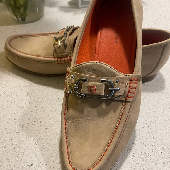 Donald J. Plainer Women Flats - Picture 7 of 7